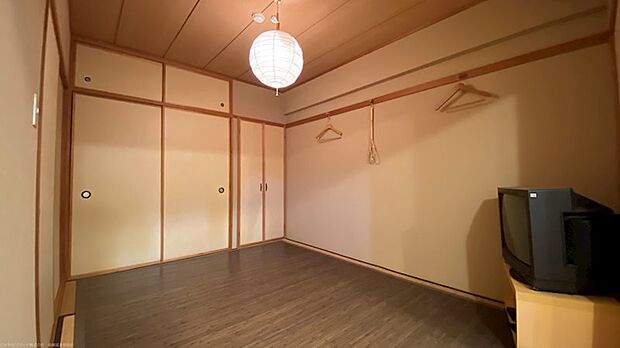 和室はコンパクトな6畳。コンディションは良好です。