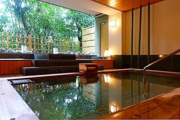 和風旅館を彷彿させる露天風呂付温泉大浴場は必見。室内状態良好・最上階7階・床暖房完備