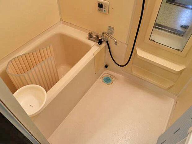 ≪浴室≫　現オーナー様はお住まいの為、多少の使用感はあります。