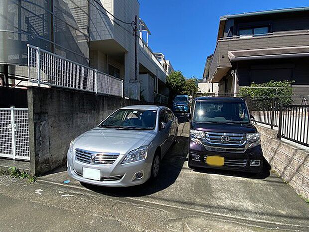 【駐車場】駐車場3台可能です。