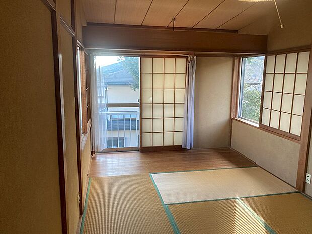 2階は和室が一間です。広縁があります。