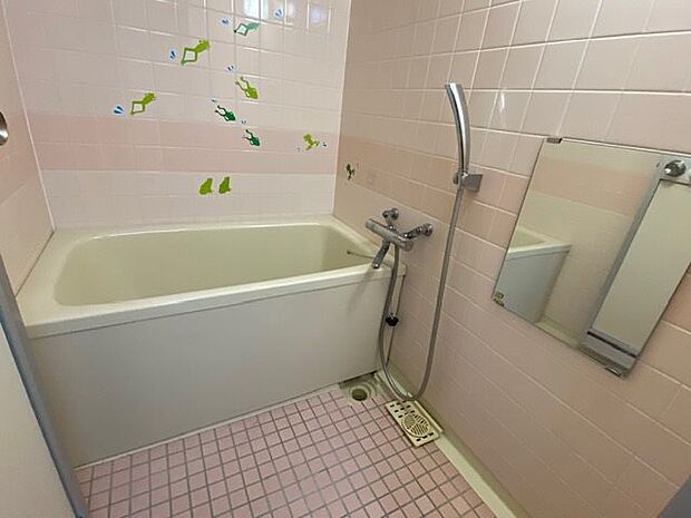 ≪洋室≫大浴場を利用するため室内のお風呂はほとんど利用していません