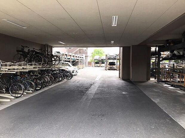 駐車場、駐輪場