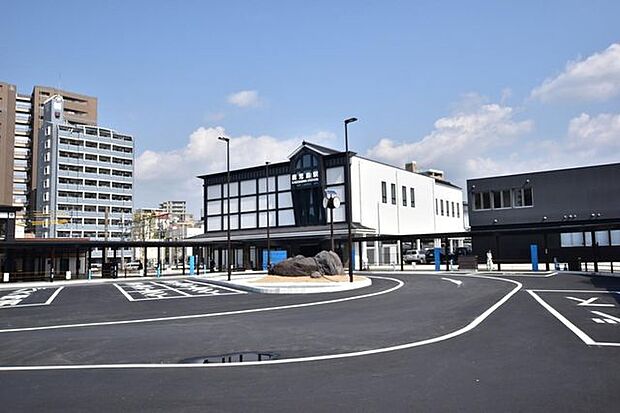 鹿児島駅鹿児島市浜町にある、JR九州・鹿児島市交通局の駅である。 510m