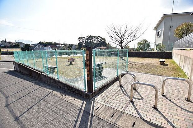 吉野東公園【吉野東公園】鹿児島市吉野町にある公園です。遊具有り 370m