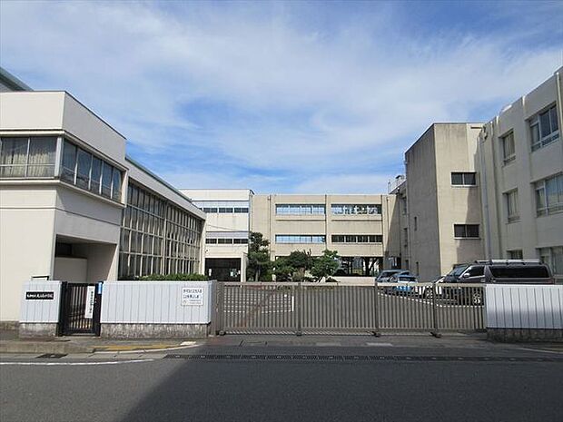 「大治南小学校」　お子様が「通いたい学校」、ご家族が「通わせたい学校」、地域の方々が「支えたい学校」を目指し、「お子様の笑顔が輝く学校づくり」をしていきます。 840m