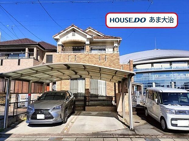 市バス・名鉄バス「東条」停　徒歩約9分。大治町北間島藤田　エリアに4LDKの中古戸建が登場です。南向き、日当たり良好◎カーポート付きの邸宅です。