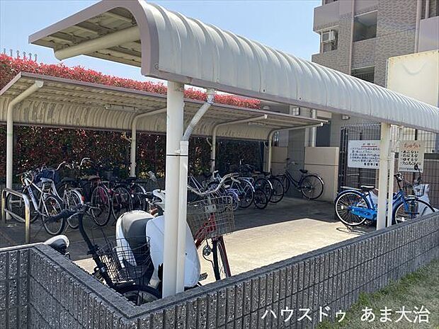 屋根のある駐輪場で、大切な自転車が雨ざらしになる心配もなさそうですね。