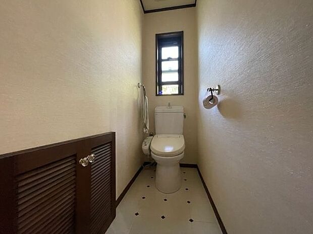 INAXのトイレです。【先端から壁】100cm 【ニッチ収納】D:12cm、W:63cm