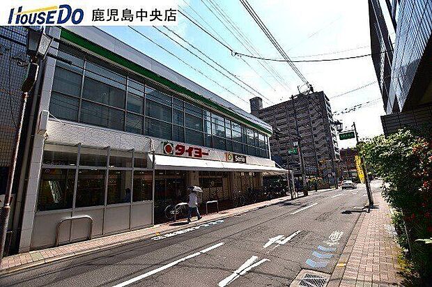 タイヨー武町店【タイヨー武町店】は、鹿児島市武1丁目17-7に位置する宮田通り近くのスーパーです。取扱品目は主に「生鮮食品・日配品・一般食品・日用雑貨・衣料品・お酒」です。駐車場があります。 480m