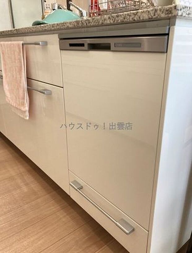 食洗器は深型サイズのものを採用。