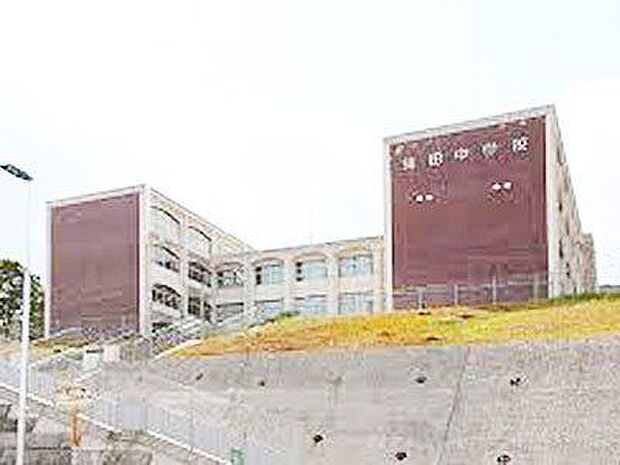 苅田中学校 1565m