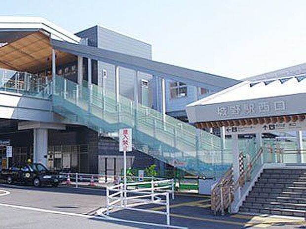 【JR城野駅】掃除も行き届いており、綺麗な駅です。北九州総合病院まで駅から徒歩約2分。近隣にはスーパーや銀行、コンビニがありとても便利です♪ 666m