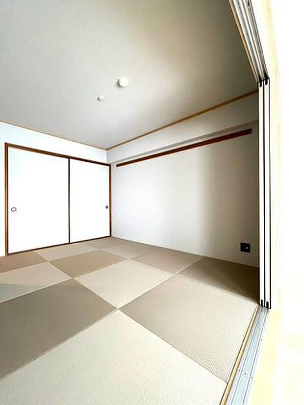 琉球畳は、ベッドや重たい家具を置いても、へこみにくいのが特徴です