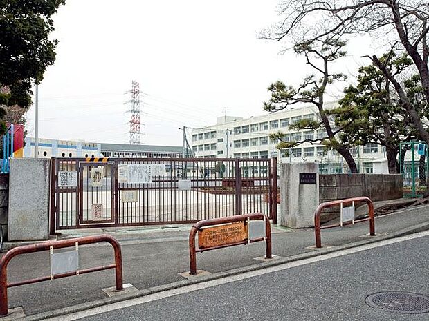 横浜市立東希望が丘小学校 徒歩11分。 900m