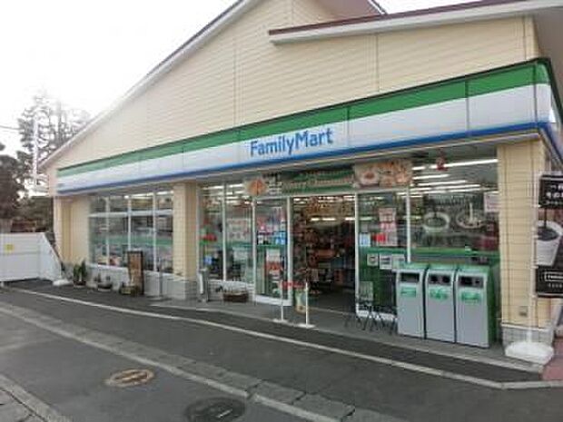 ファミリーマート今宿西町店 徒歩7分。 550m