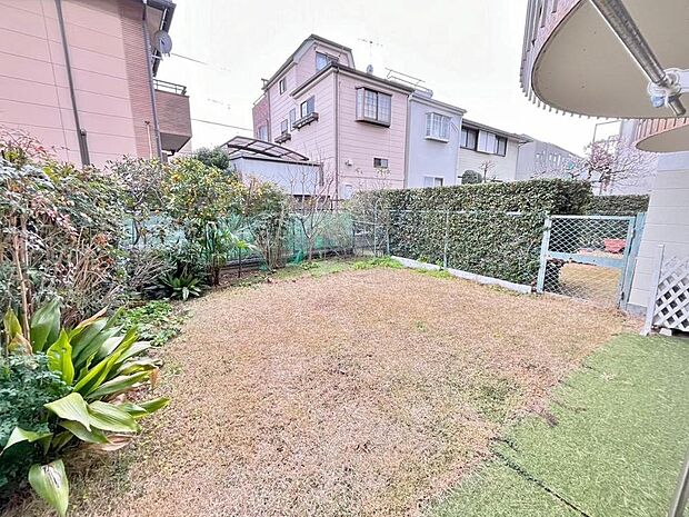 東京に住みながらお庭を持つ。そんな贅沢が実現するマンション。
