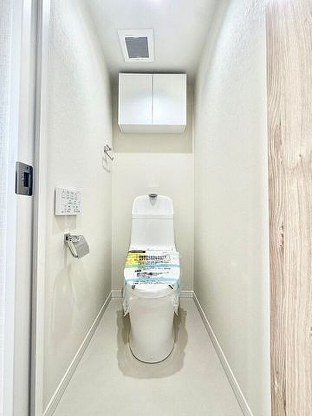 トイレには快適な温水洗浄便座付が衛生面を保ちます♪