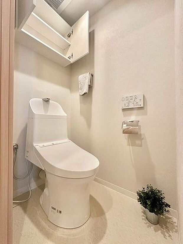 トイレには快適な温水洗浄便座付が衛生面を保ちます♪