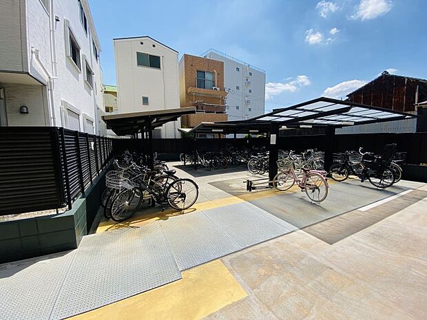屋根付き駐輪場で大切な自転車を雨などから守ります。
