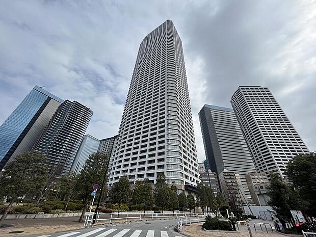 ザ・パークハウス西新宿タワー60(1R) 12階の外観