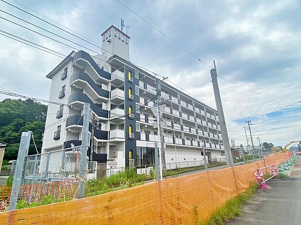 鹿児島本線「折尾駅」徒歩約5分で通勤やお子様の通学に安心です。