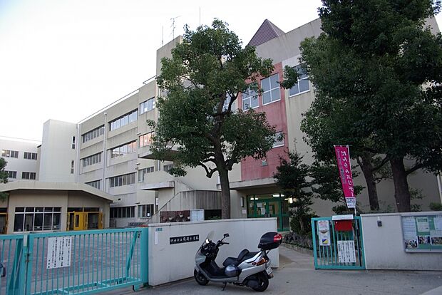 【小学校】伊丹市立有岡小学校まで402ｍ