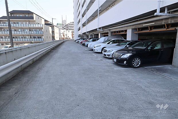 敷地内駐車場（屋外平面式）