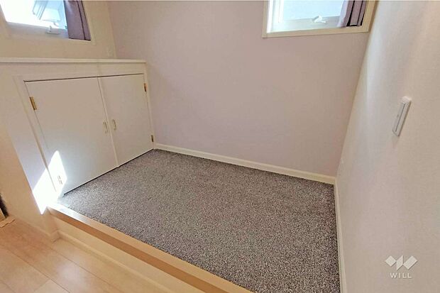 畳スペース。小上がりの畳スペースは、お子様がを遊ぶスペースにしたり、ちょっと腰かけて作業するのに便利です。［2023年10月23日撮影］