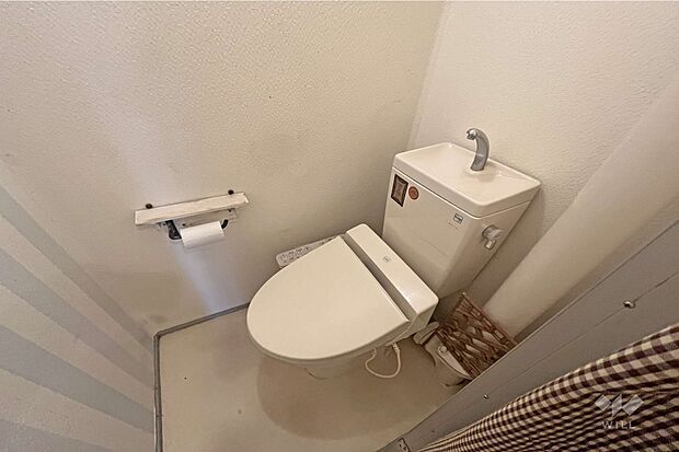 【トイレ】2012年に新調したトイレです。温水便座保温機能付で、十分な機能がございます。