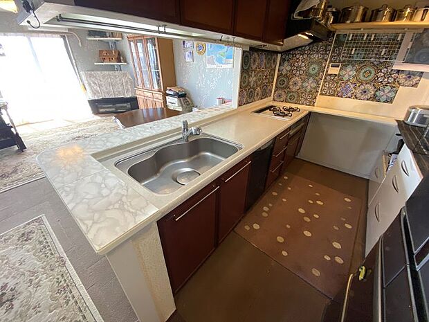 作業スペースが広いキッチン！嬉しい食洗器付きです♪