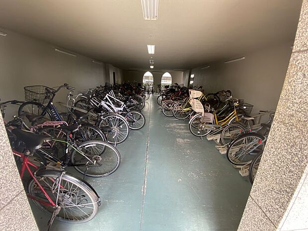 駐輪場有り！徒歩圏内に商業施設が充実しているので、自転車でのお出かけにも便利です。