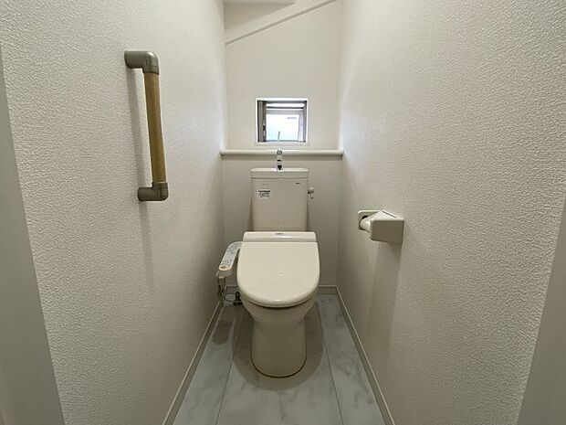 トイレは1階と2階に有り、混み合う朝でも安心です。
