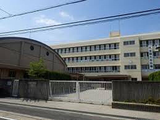 【中学校】茨木市立西陵中学校まで1600ｍ