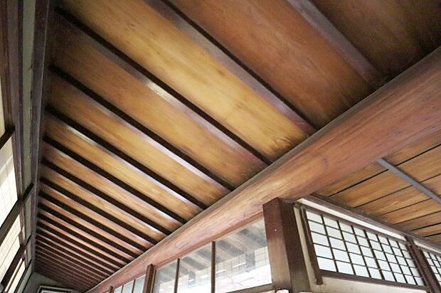 廊下（竿縁天井）　日本の伝統を感じさせるとても綺麗な意匠です☆