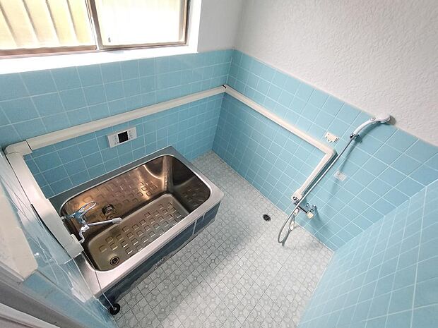 ブルーが素敵な浴室