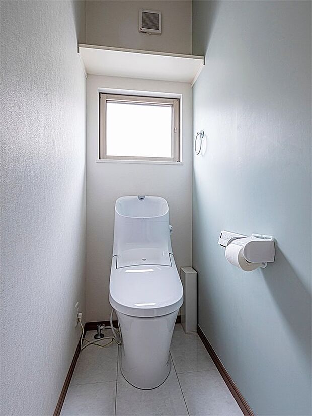 ◇トイレ◇1・2階の2ヶ所にあるので、朝の忙しい時間の順番待ちもなく、深夜の利用にも大変便利です。