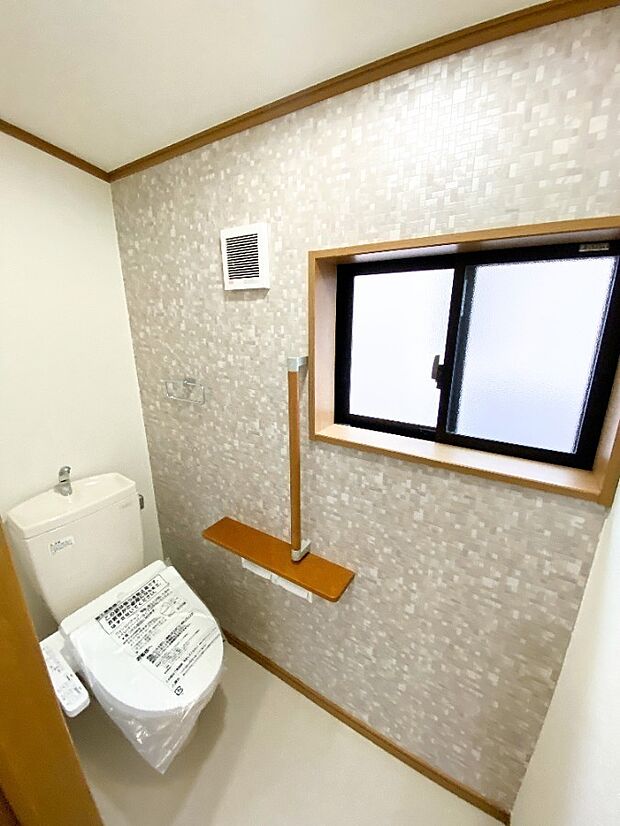 2階トイレ　快適な温水洗浄便座