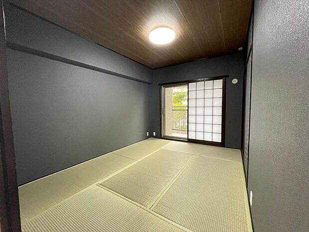 和室6帖：客間やお子様のお昼寝スペースなど多彩な用途でお使いいただけます！
