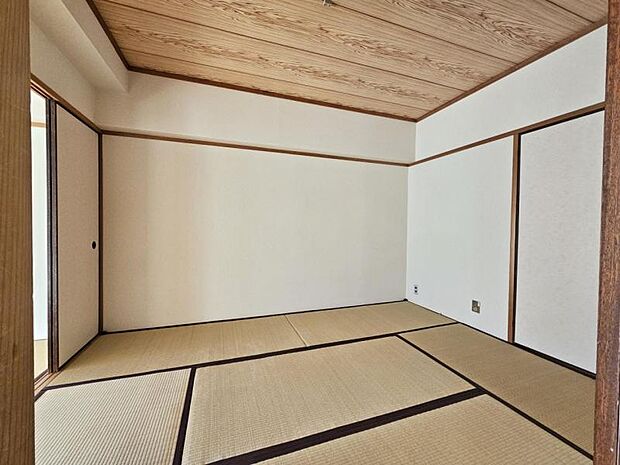 和室6帖：落ち着いた雰囲気の和室は、家族の憩いの場としてもご使用いただけます