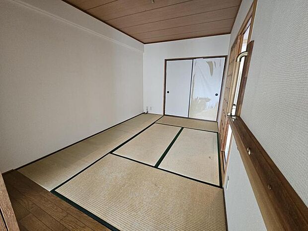 和室6．3帖：リビングにつながった和室スペースは、おむつ替えやお昼寝に最適です。