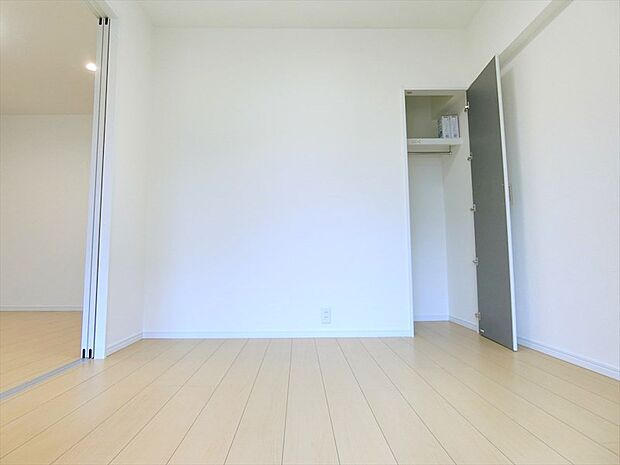 各居室に収納スペースがあるので、お部屋を広々快適に利用できます。