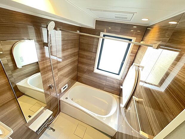 窓の有る明るい浴室・浴室乾燥機付きユニットバス交換