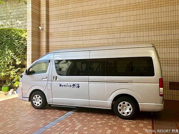 1日9便運航のシャトルバスはエントランスから熱海駅を往復します。