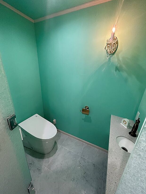 浴槽を撤去、広々した空間を確保されております。