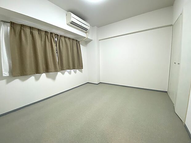 【洋室】廊下側洋室は、カーペット仕様になっています。