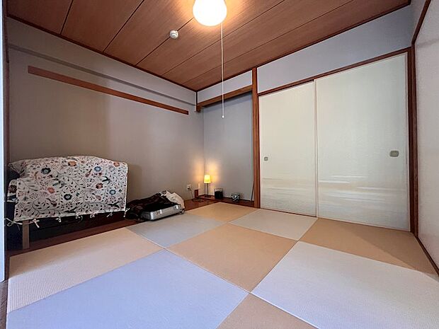 【和室】6畳の利用しやすい和室です。