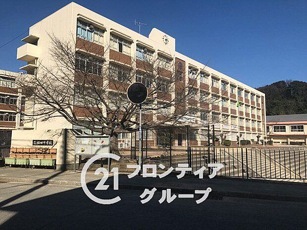 福田中学校 850m