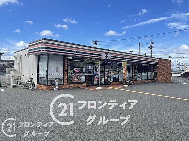 セブンイレブン明石魚住浜西店 徒歩7分。 560m