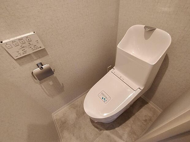節水タイプで、温水洗浄便座付のトイレを新調済☆